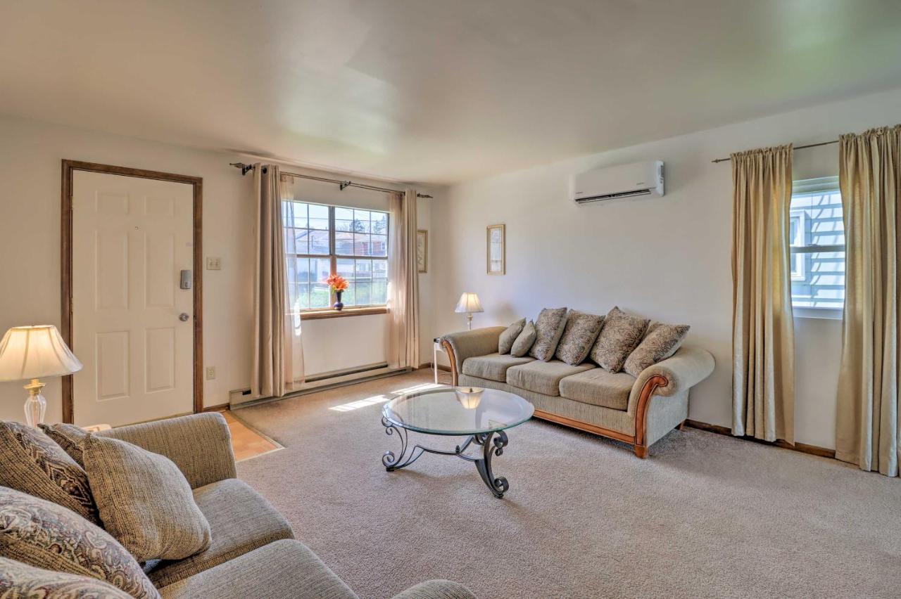 Cozy Home, 2 Mi To Hamilton District! Holiday home
