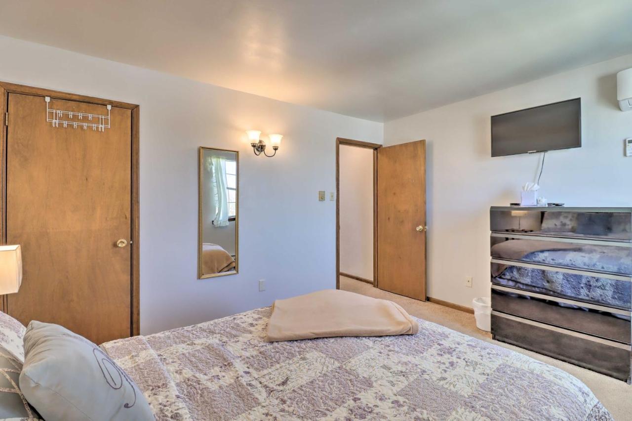 Cozy Home, 2 Mi To Hamilton District! Holiday home Allentown