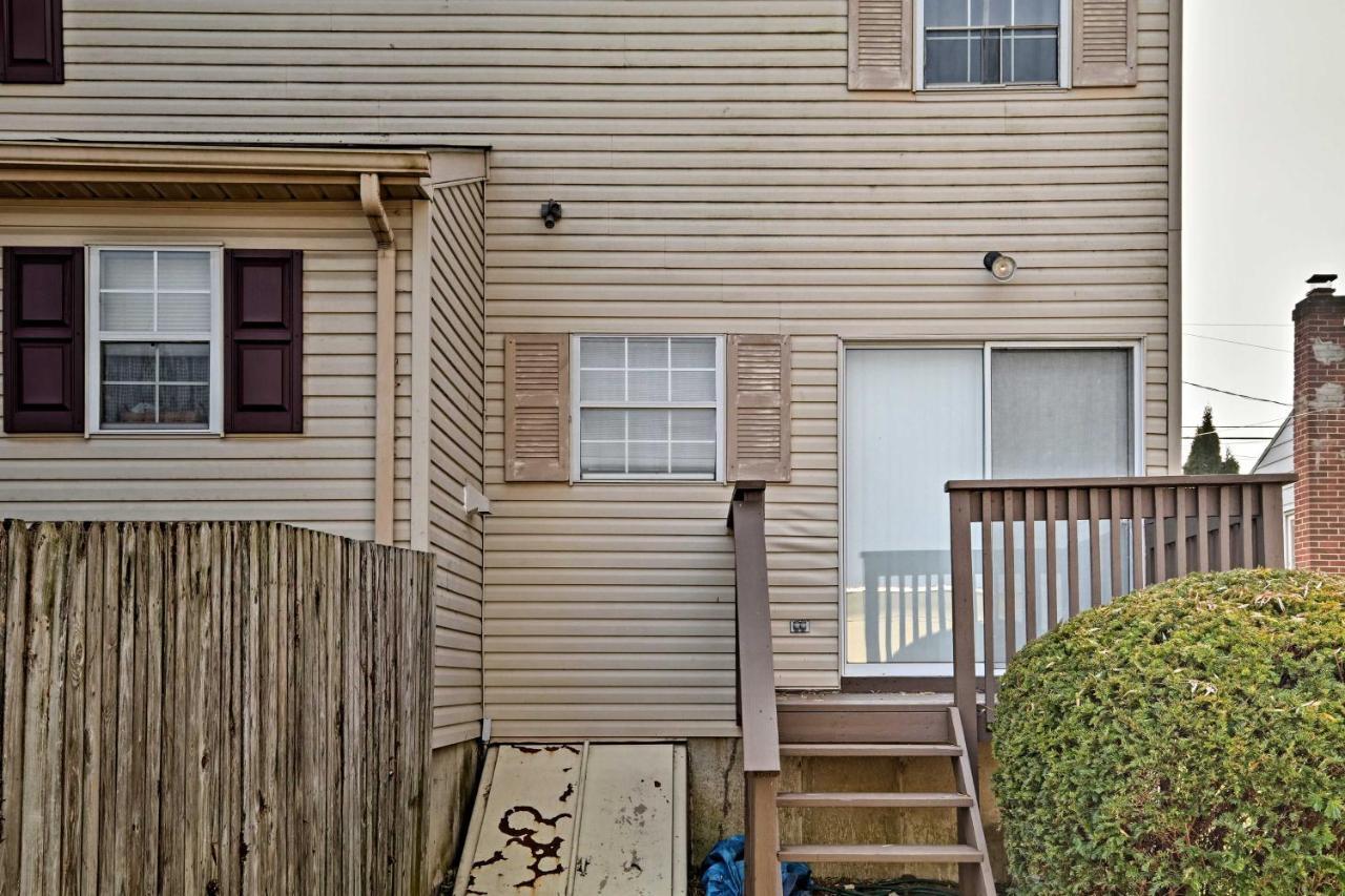 Cozy Home, 2 Mi To Hamilton District! Holiday home Allentown